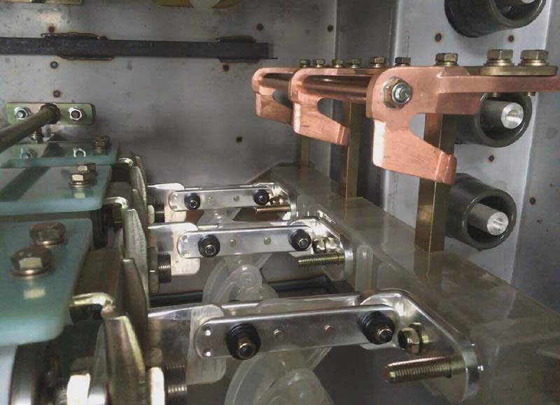 Gas insulated switchgear inside components