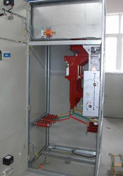 surge arrestor in air insulated switchgear