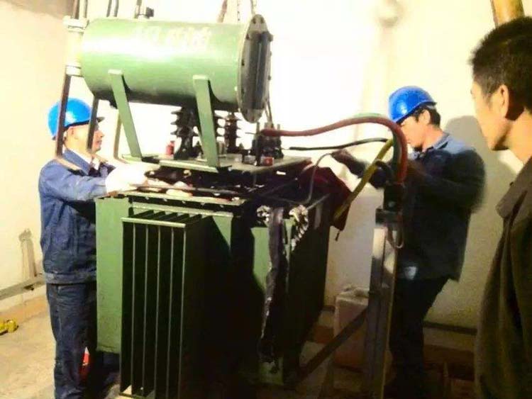 Maintenance of distribution transformer